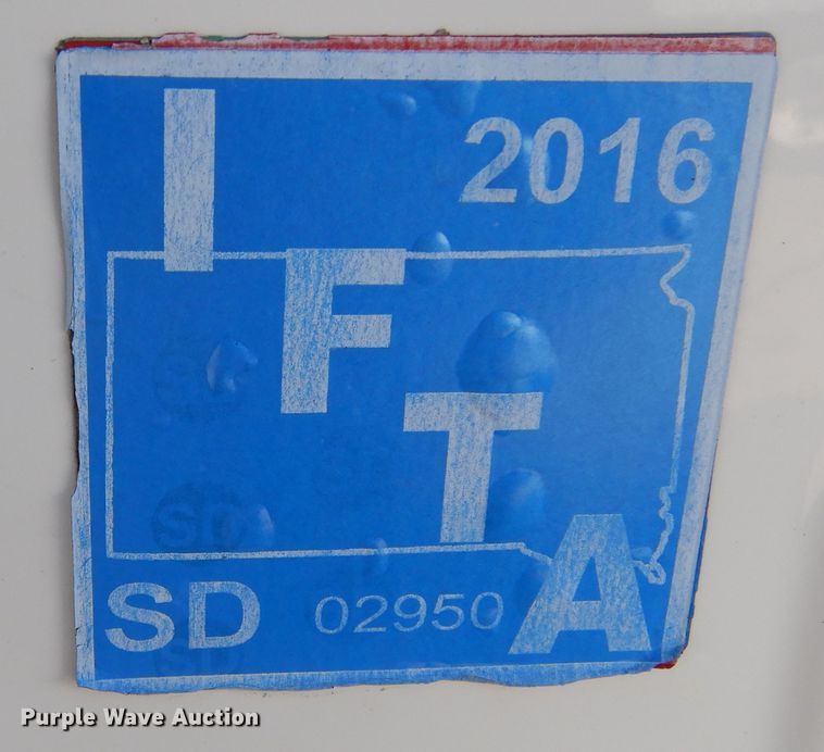 image for item DL6331 1999 Kenworth T600  semi truck