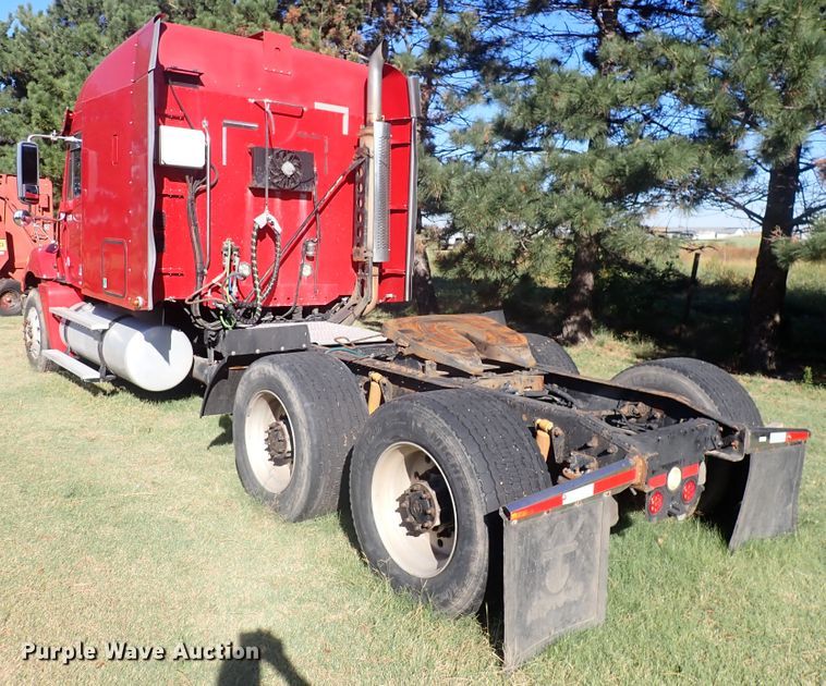 image for item DL7644 2010 Freightliner Columbia  semi truck