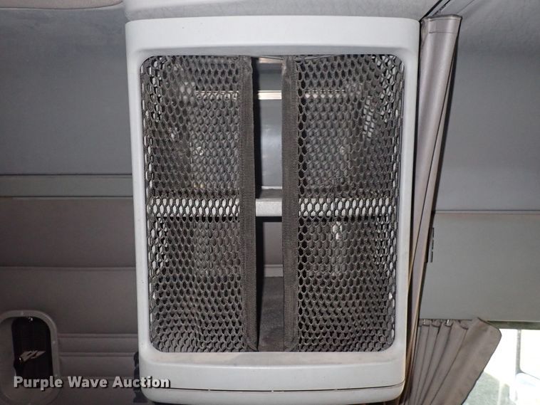 image for item DL7644 2010 Freightliner Columbia  semi truck