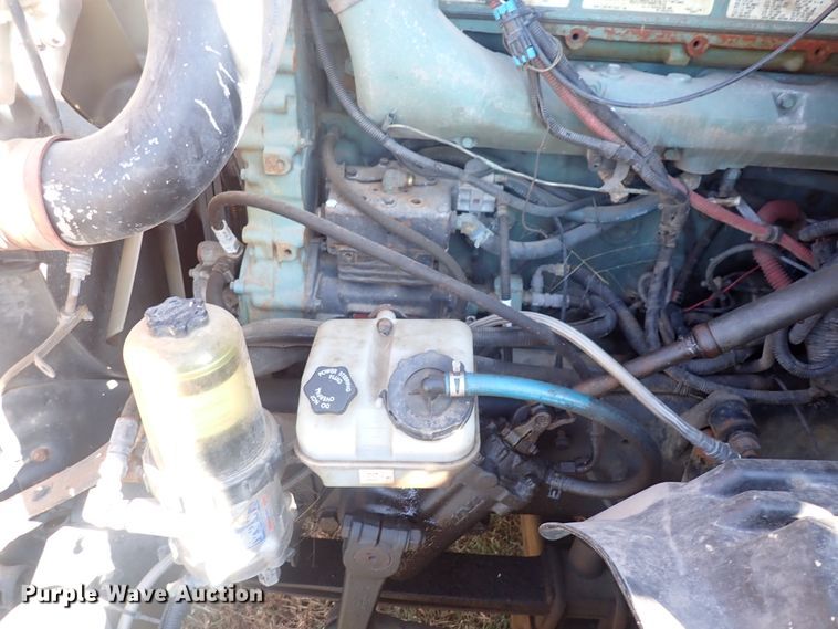 image for item DL7644 2010 Freightliner Columbia  semi truck