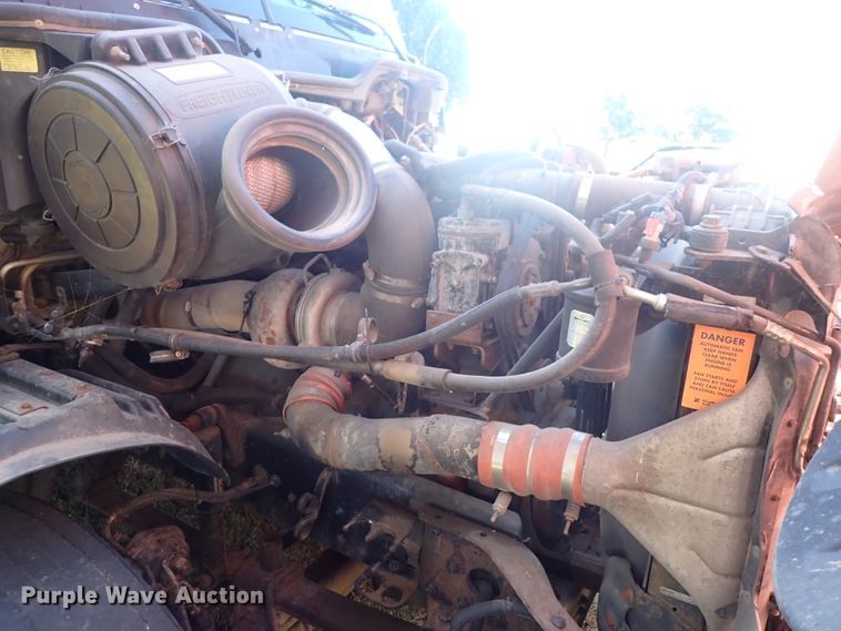 image for item DL7644 2010 Freightliner Columbia  semi truck