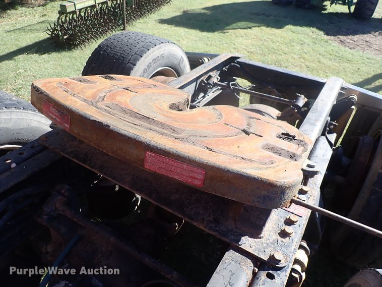 image for item DL7644 2010 Freightliner Columbia  semi truck