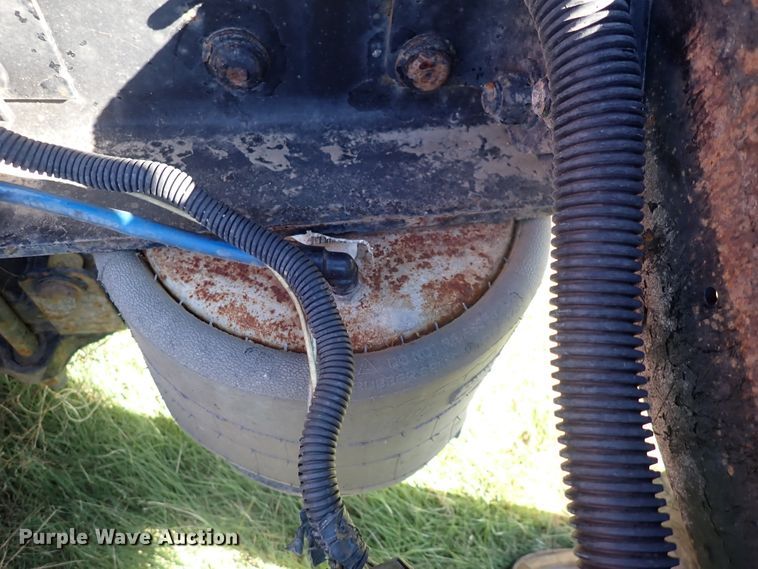 image for item DL7644 2010 Freightliner Columbia  semi truck