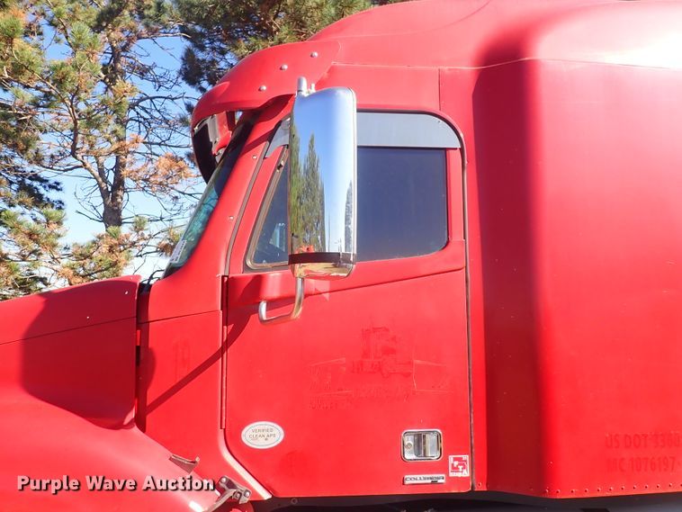 image for item DL7644 2010 Freightliner Columbia  semi truck