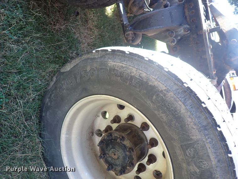 image for item DL7644 2010 Freightliner Columbia  semi truck