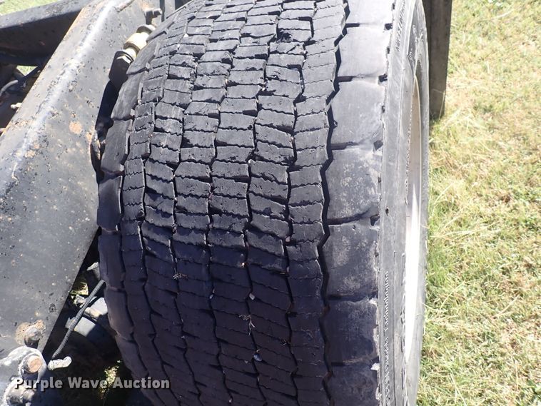 image for item DL7644 2010 Freightliner Columbia  semi truck