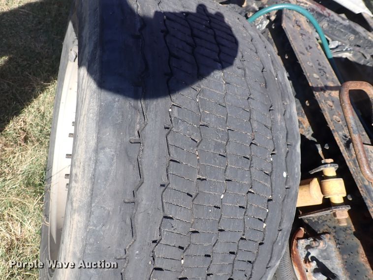 image for item DL7644 2010 Freightliner Columbia  semi truck