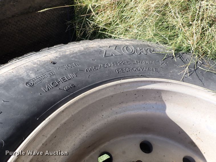 image for item DL7644 2010 Freightliner Columbia  semi truck