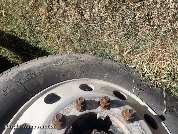 image for item DL7644 2010 Freightliner Columbia  semi truck