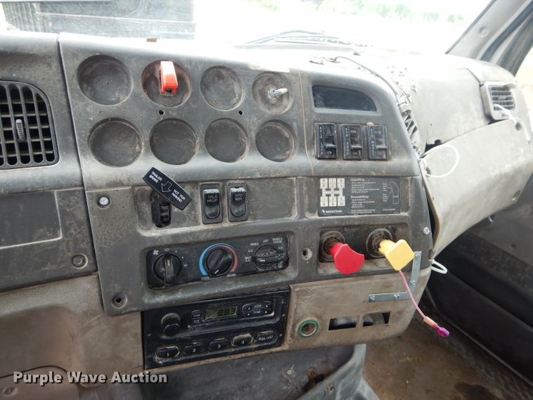 image for item DM4342 2002 Sterling A9500  semi truck