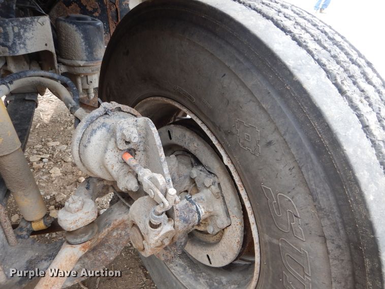 image for item DM4342 2002 Sterling A9500  semi truck