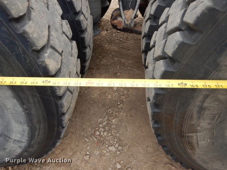 image for item DM4342 2002 Sterling A9500  semi truck