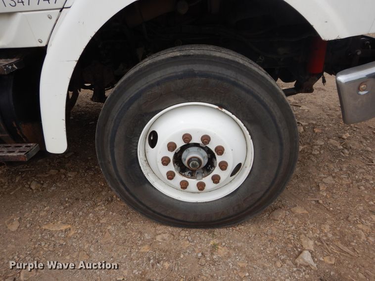 image for item DM4342 2002 Sterling A9500  semi truck