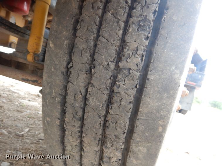 image for item DM4342 2002 Sterling A9500  semi truck