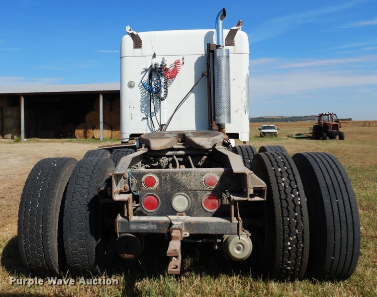 image for item DM5117 1996 Freightliner FLD112  semi truck