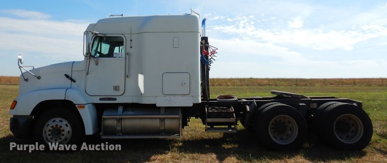 image for item DM5117 1996 Freightliner FLD112  semi truck