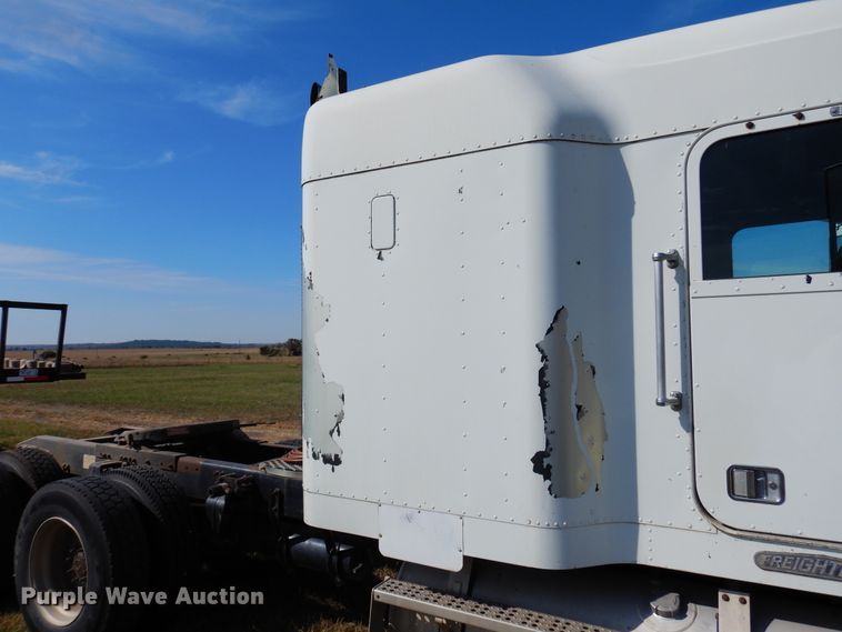 image for item DM5117 1996 Freightliner FLD112  semi truck