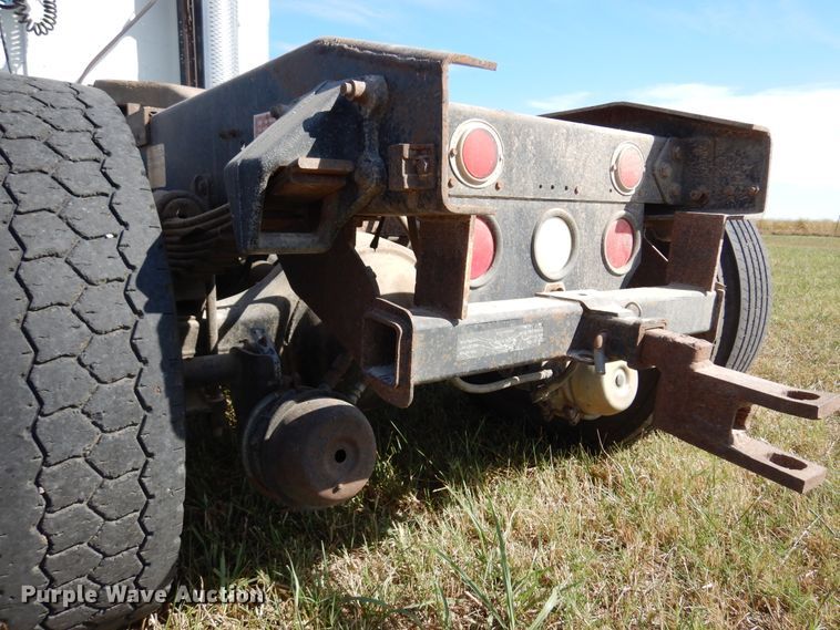 image for item DM5117 1996 Freightliner FLD112  semi truck