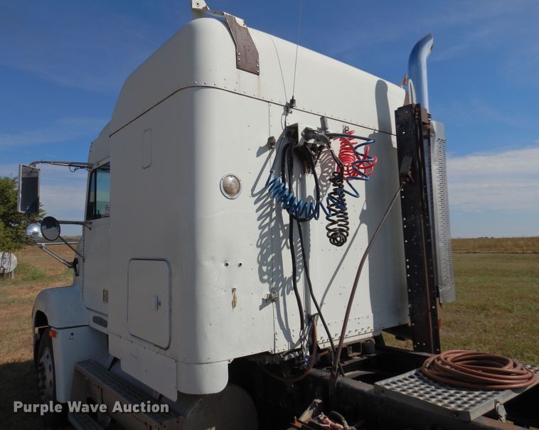 image for item DM5117 1996 Freightliner FLD112  semi truck