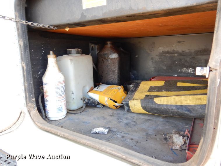 image for item DM5117 1996 Freightliner FLD112  semi truck