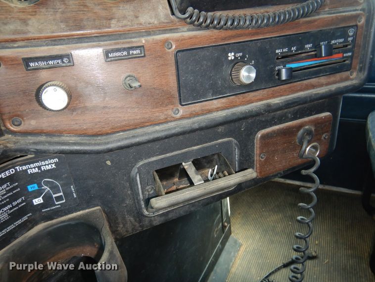 image for item DM5117 1996 Freightliner FLD112  semi truck