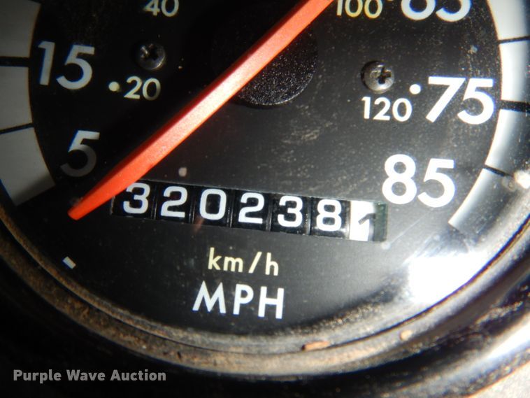 image for item DM5117 1996 Freightliner FLD112  semi truck