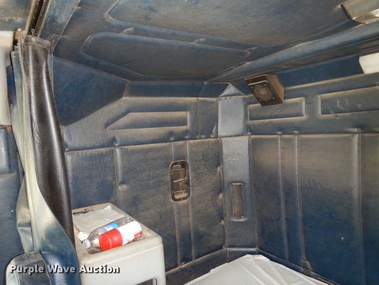 image for item DM5117 1996 Freightliner FLD112  semi truck