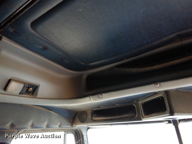 image for item DM5117 1996 Freightliner FLD112  semi truck