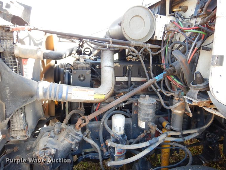 image for item DM5117 1996 Freightliner FLD112  semi truck