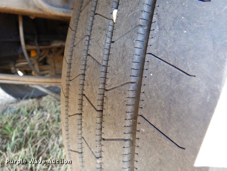 image for item DM5117 1996 Freightliner FLD112  semi truck