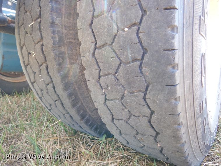 image for item DM5117 1996 Freightliner FLD112  semi truck