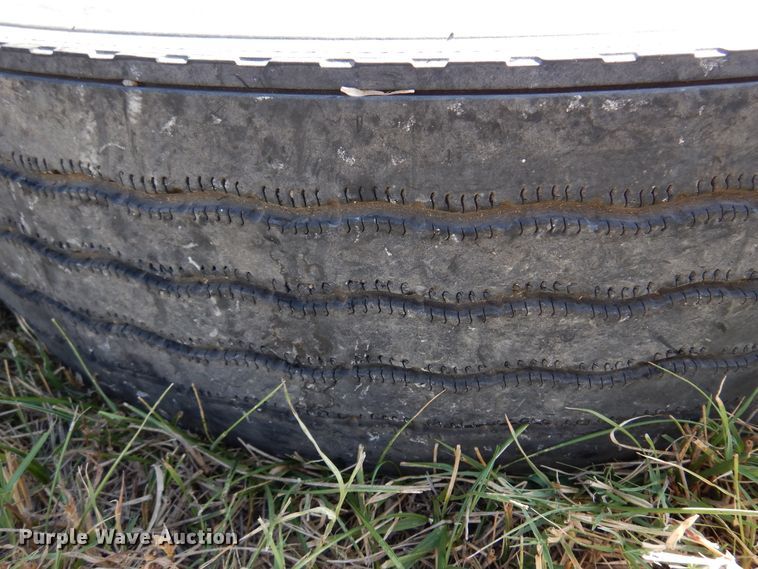 image for item DM5117 1996 Freightliner FLD112  semi truck