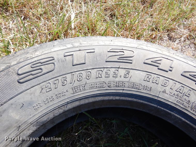 image for item DM5117 1996 Freightliner FLD112  semi truck