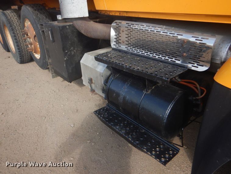 image for item DM5295 2007 International 7500  dump truck