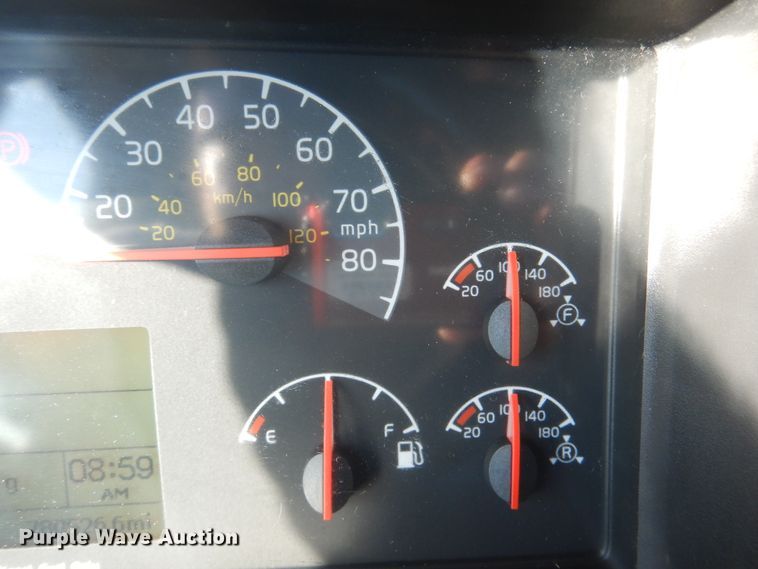 image for item DM6466 2012 Volvo VNL  semi truck