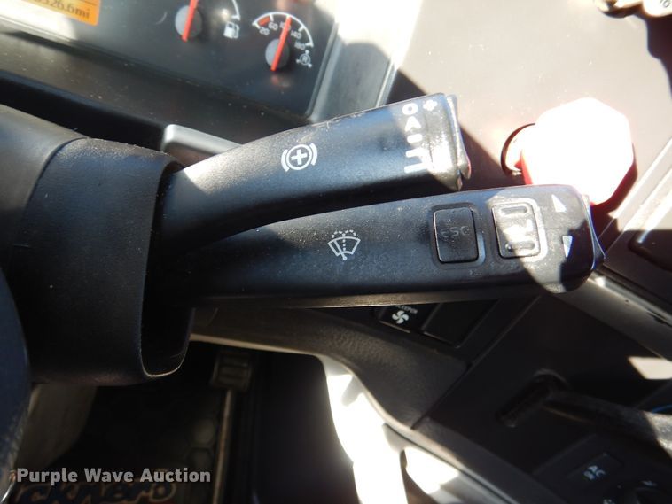 image for item DM6466 2012 Volvo VNL  semi truck