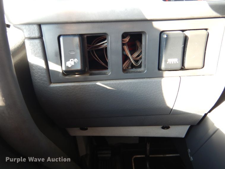 image for item DM6466 2012 Volvo VNL  semi truck