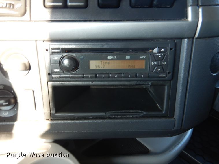 image for item DM6466 2012 Volvo VNL  semi truck