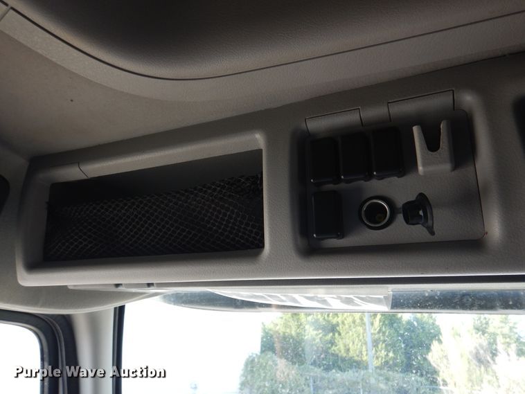 image for item DM6466 2012 Volvo VNL  semi truck