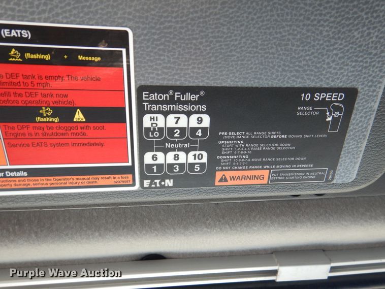 image for item DM6466 2012 Volvo VNL  semi truck