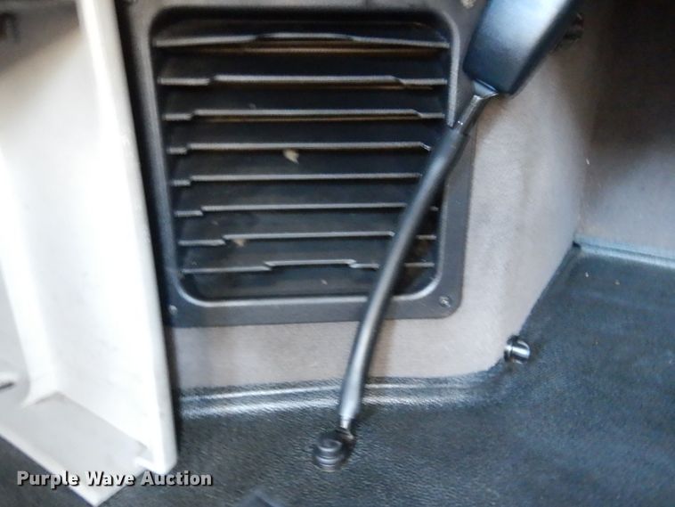 image for item DM6466 2012 Volvo VNL  semi truck