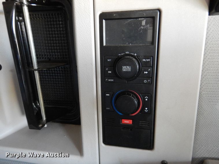 image for item DM6466 2012 Volvo VNL  semi truck