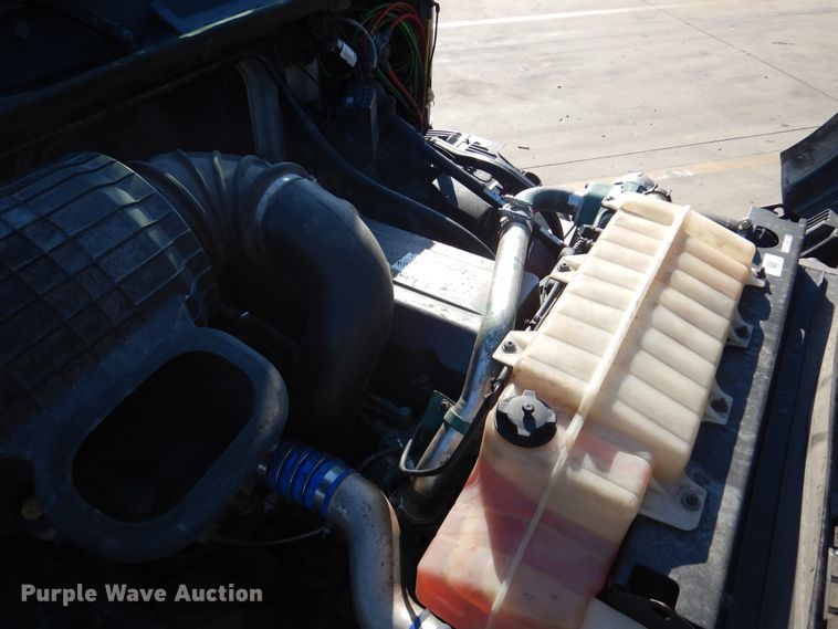 image for item DM6466 2012 Volvo VNL  semi truck