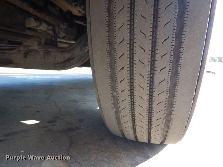 image for item DM6466 2012 Volvo VNL  semi truck