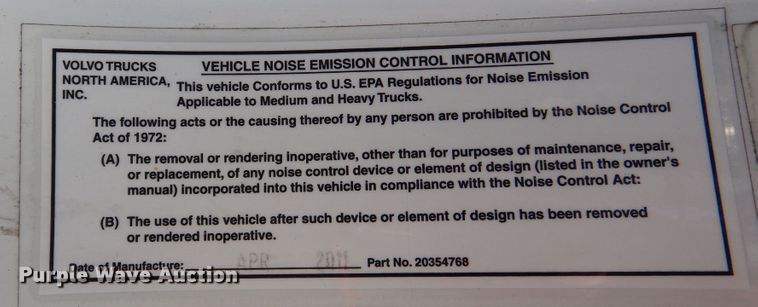 image for item DM6466 2012 Volvo VNL  semi truck