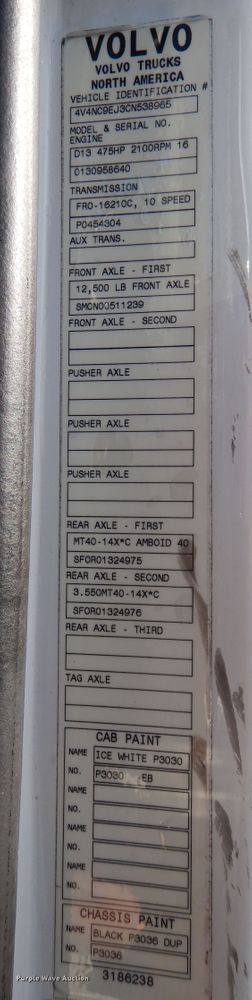 image for item DM6466 2012 Volvo VNL  semi truck