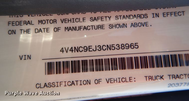 image for item DM6466 2012 Volvo VNL  semi truck