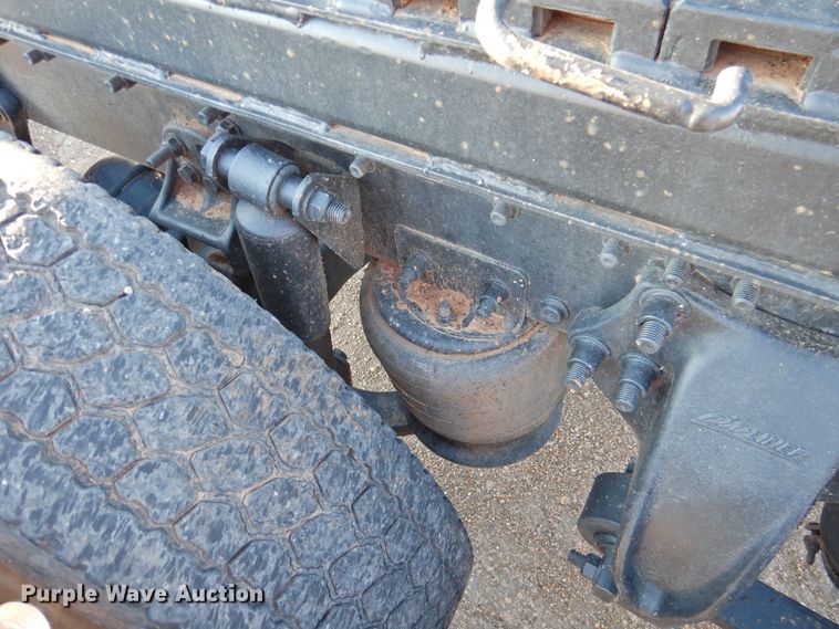 image for item DM8984 2005 Freightliner Columbia 120  semi truck