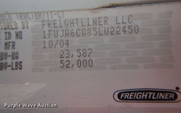 image for item DM8984 2005 Freightliner Columbia 120  semi truck
