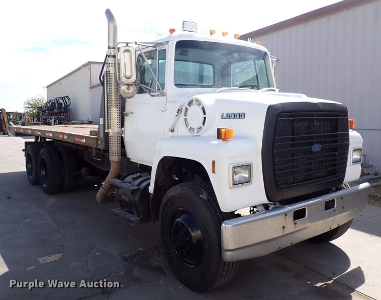 image for item DN2131 1990 Ford LN9000  rollback truck